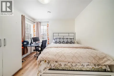 3567 King Street Windsor ON N9C 1P4