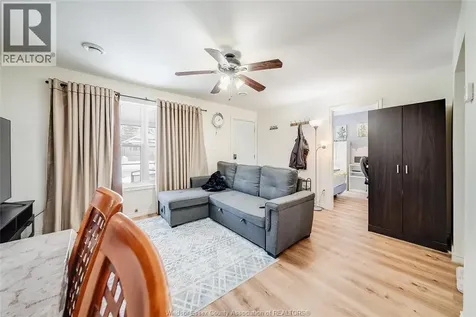 3567 King Street Windsor ON N9C 1P4
