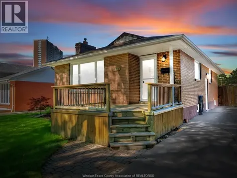 372 Carling Crescent Windsor ON N8S 3X8