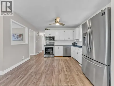 372 Carling Crescent Windsor ON N8S 3X8
