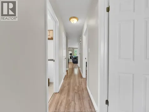 372 Carling Crescent Windsor ON N8S 3X8