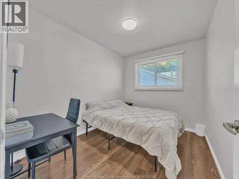 372 Carling Crescent Windsor ON N8S 3X8
