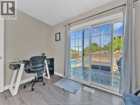 372 Carling Crescent Windsor ON N8S 3X8