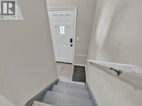 372 Carling Crescent Windsor ON N8S 3X8