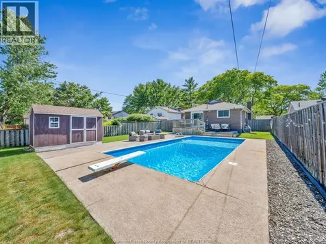 372 Carling Crescent Windsor ON N8S 3X8