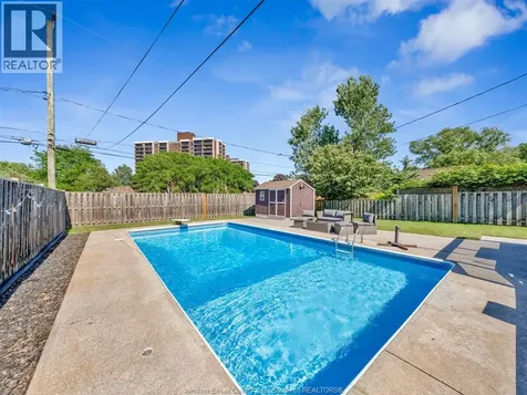 372 Carling Crescent Windsor ON N8S 3X8