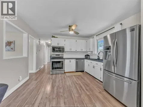 372 Carling Crescent Windsor ON N8S 3X8