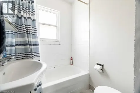 1519 Howland Avenue London ON N5V 1W8