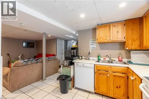 1519 Howland Avenue London ON N5V 1W8