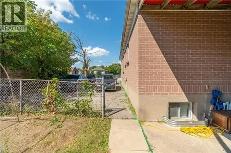 1519 Howland Avenue London ON N5V 1W8