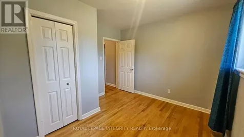 1764 Gage Crescent Ottawa ON K2C 0Z9