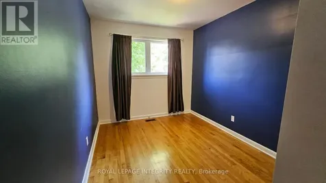 1764 Gage Crescent Ottawa ON K2C 0Z9