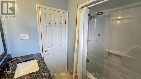 1764 Gage Crescent Ottawa ON K2C 0Z9