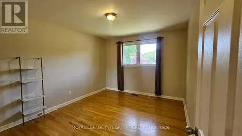 1764 Gage Crescent Ottawa ON K2C 0Z9