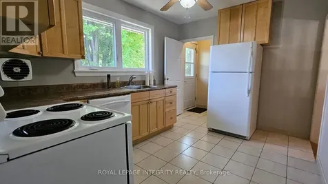 1764 Gage Crescent Ottawa ON K2C 0Z9