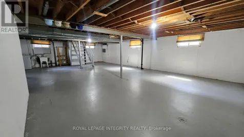 1764 Gage Crescent Ottawa ON K2C 0Z9