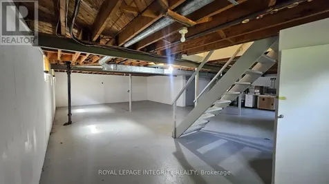 1764 Gage Crescent Ottawa ON K2C 0Z9