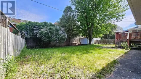 1764 Gage Crescent Ottawa ON K2C 0Z9