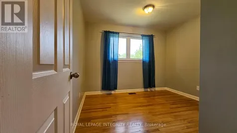 1764 Gage Crescent Ottawa ON K2C 0Z9
