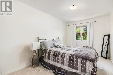 418 Meilleur Private Ottawa ON K1L 0A3