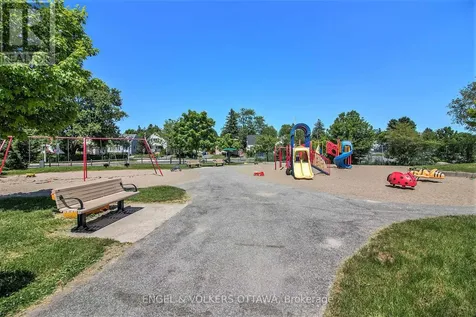 418 Meilleur Private Ottawa ON K1L 0A3