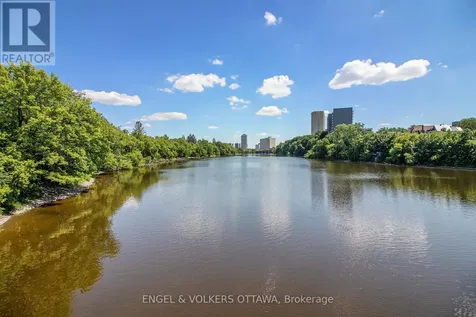 418 Meilleur Private Ottawa ON K1L 0A3