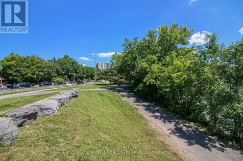 418 Meilleur Private Ottawa ON K1L 0A3