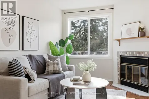 25 Robarts Crescent Ottawa ON K2L 3Z4