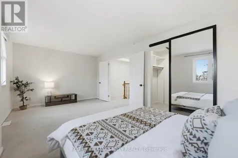 25 Robarts Crescent Ottawa ON K2L 3Z4