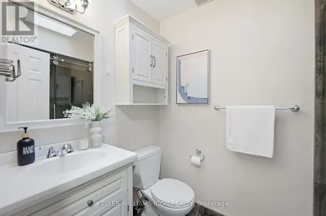 25 Robarts Crescent Ottawa ON K2L 3Z4