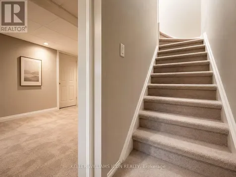 25 Robarts Crescent Ottawa ON K2L 3Z4