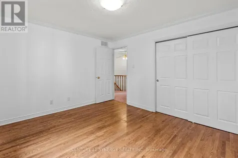 6 Fessenden Way Ottawa ON K2L 3L1
