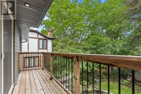 6 Fessenden Way Ottawa ON K2L 3L1