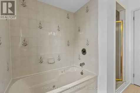 6 Fessenden Way Ottawa ON K2L 3L1