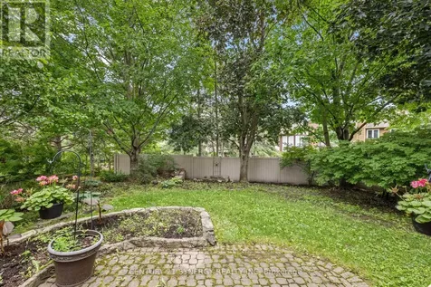 6 Fessenden Way Ottawa ON K2L 3L1