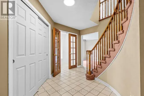 6 Fessenden Way Ottawa ON K2L 3L1