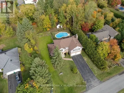 7089 Bush Drive Ottawa ON K4P 1M8