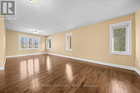 7089 Bush Drive Ottawa ON K4P 1M8