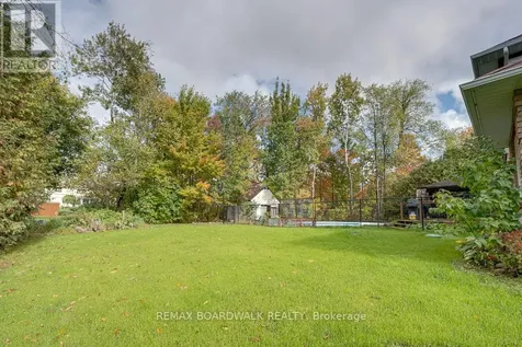 7089 Bush Drive Ottawa ON K4P 1M8