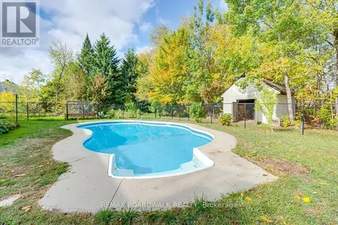 7089 Bush Drive Ottawa ON K4P 1M8
