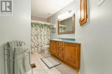 53 Mattawa Crescent Ottawa ON K2M 2E8