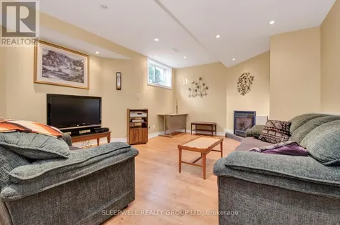 53 Mattawa Crescent Ottawa ON K2M 2E8