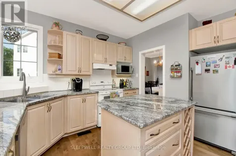 53 Mattawa Crescent Ottawa ON K2M 2E8
