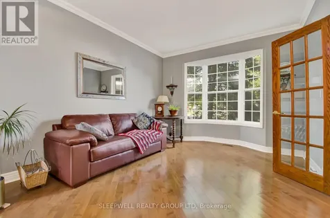 53 Mattawa Crescent Ottawa ON K2M 2E8