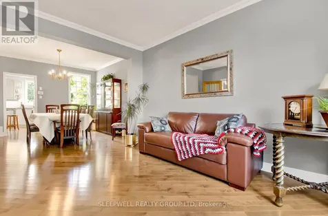 53 Mattawa Crescent Ottawa ON K2M 2E8