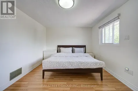 30 Dundalk Drive Toronto (dorset Park) ON M1P 4W1
