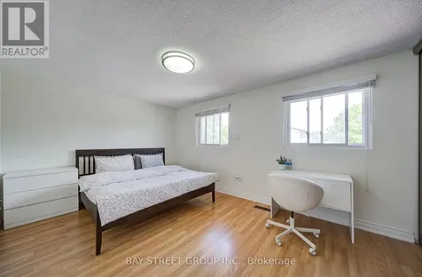 30 Dundalk Drive Toronto (dorset Park) ON M1P 4W1