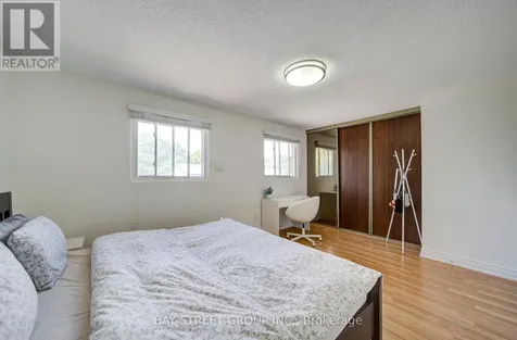 30 Dundalk Drive Toronto (dorset Park) ON M1P 4W1