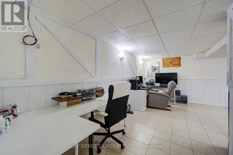 30 Dundalk Drive Toronto (dorset Park) ON M1P 4W1