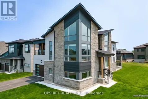 141 Springside Crescent Blue Mountains ON L9Y 5J6